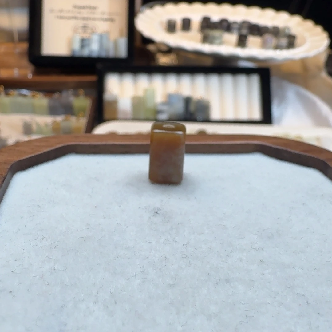 静***家和田玉（糖玉）未镶嵌戒指不退换