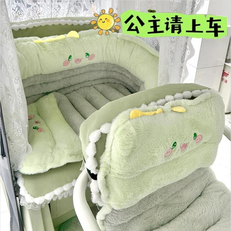 电动三轮车坐垫秋冬保暖防寒加厚加绒前座后排椅垫通用老头乐四轮