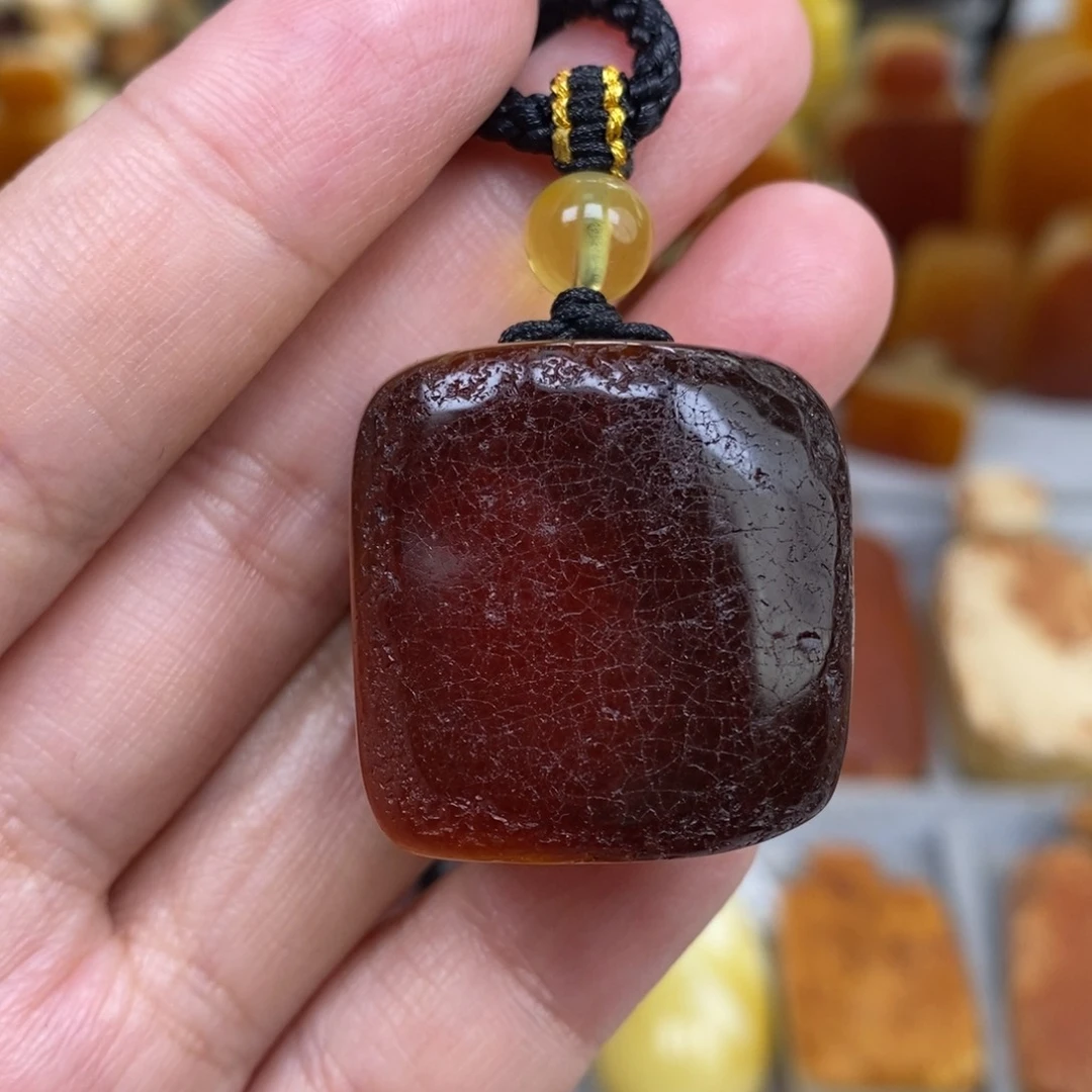 蜜蜡未镶嵌珠宝奇石