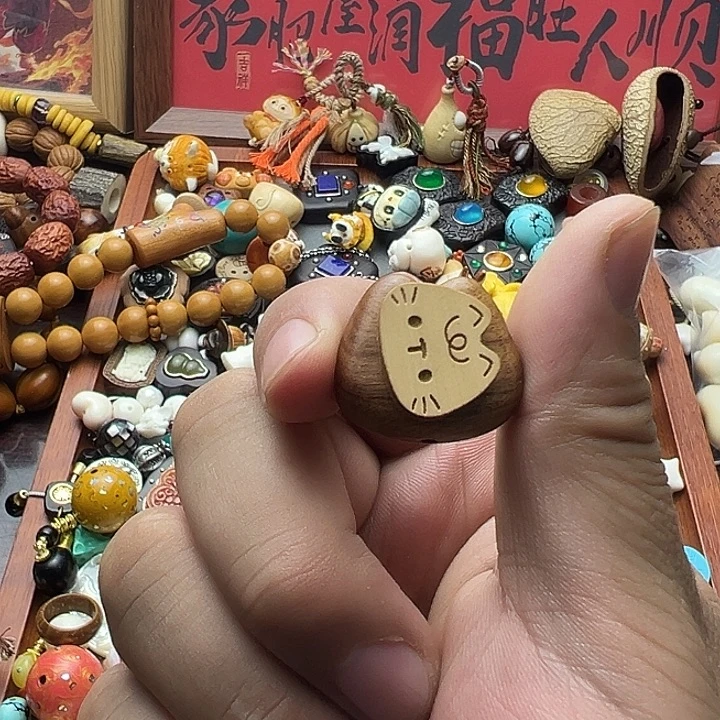 非金属可旋转猫咪檀木背云