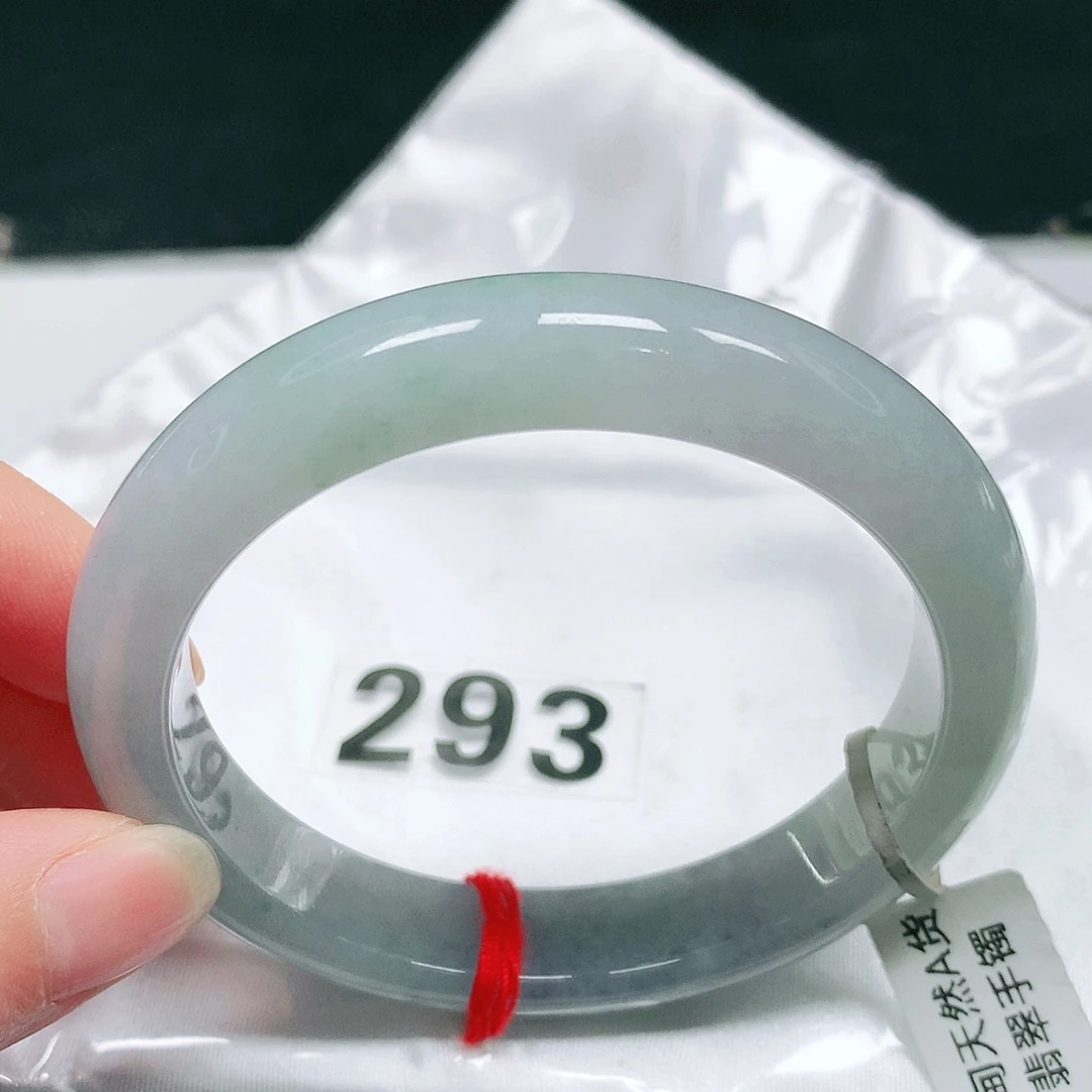 翡翠未镶嵌手镯68 号翡翠手镯