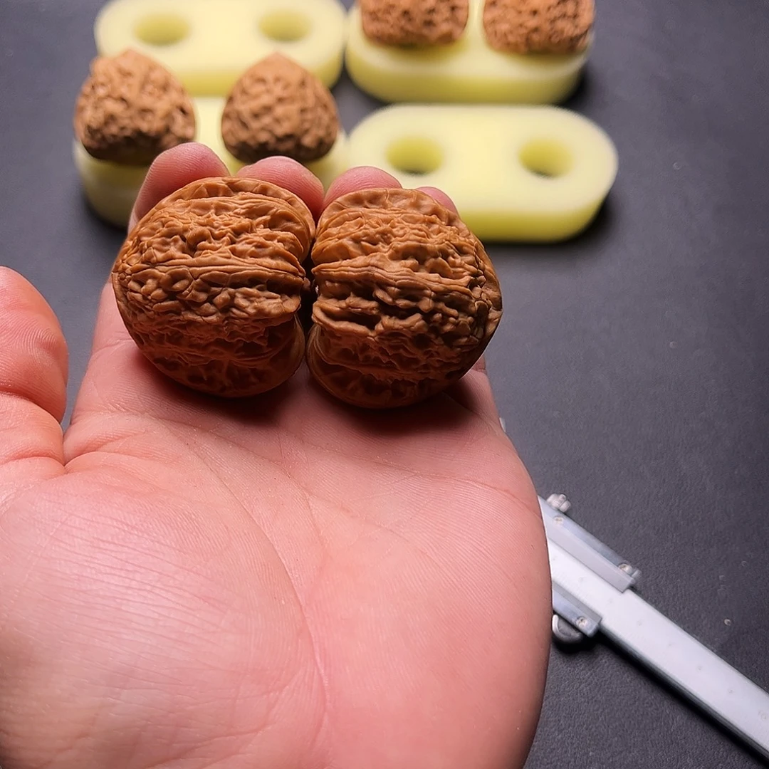 吊坠文玩核桃三角白43