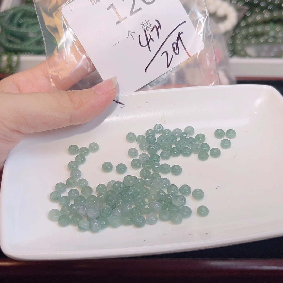 未镶嵌珠宝半成品水晶126 。