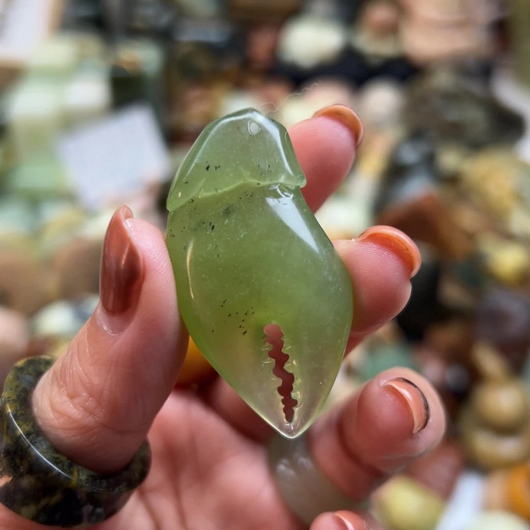 岫玉未镶嵌颈饰岫玉蟹钳