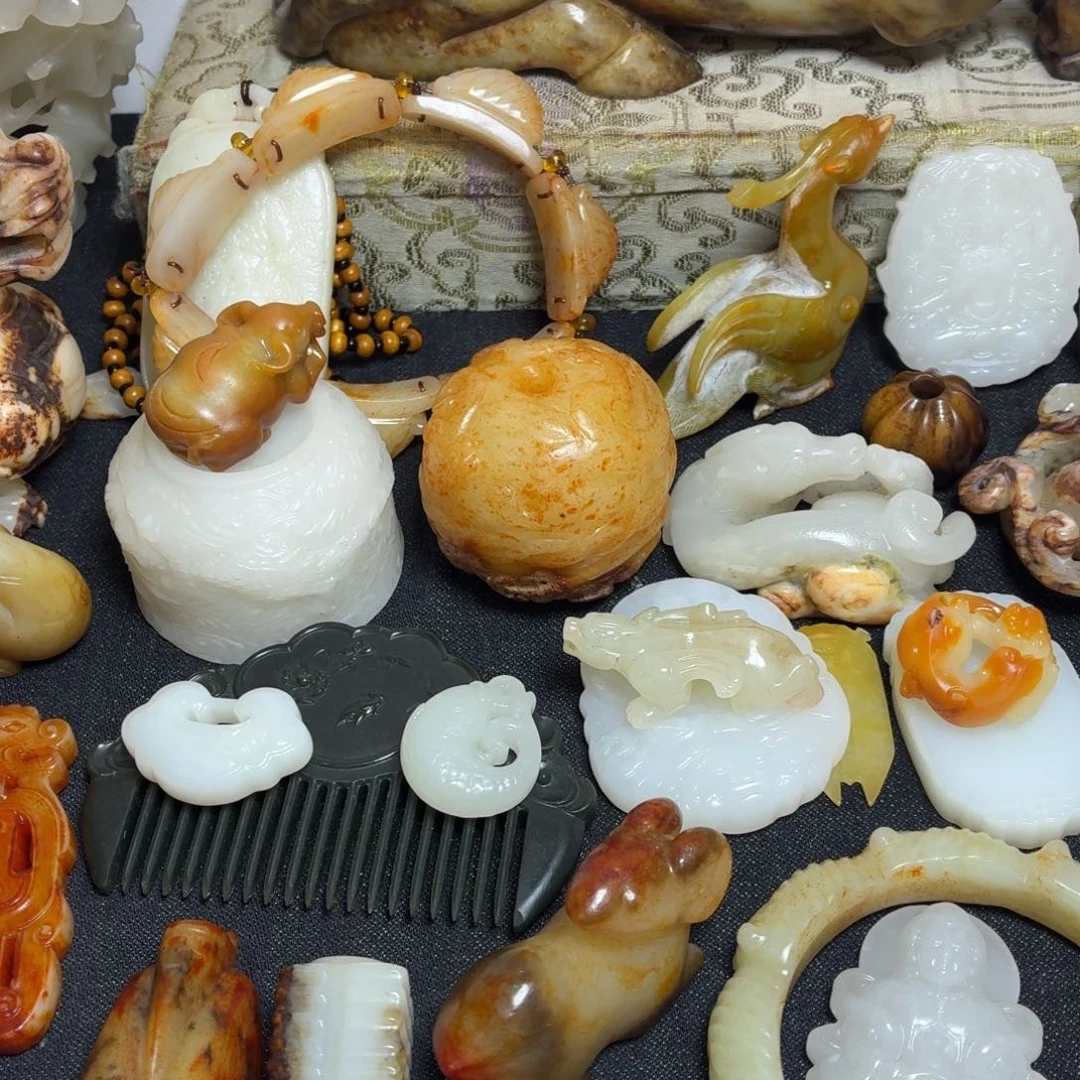 金***荣和田玉未镶嵌挂件