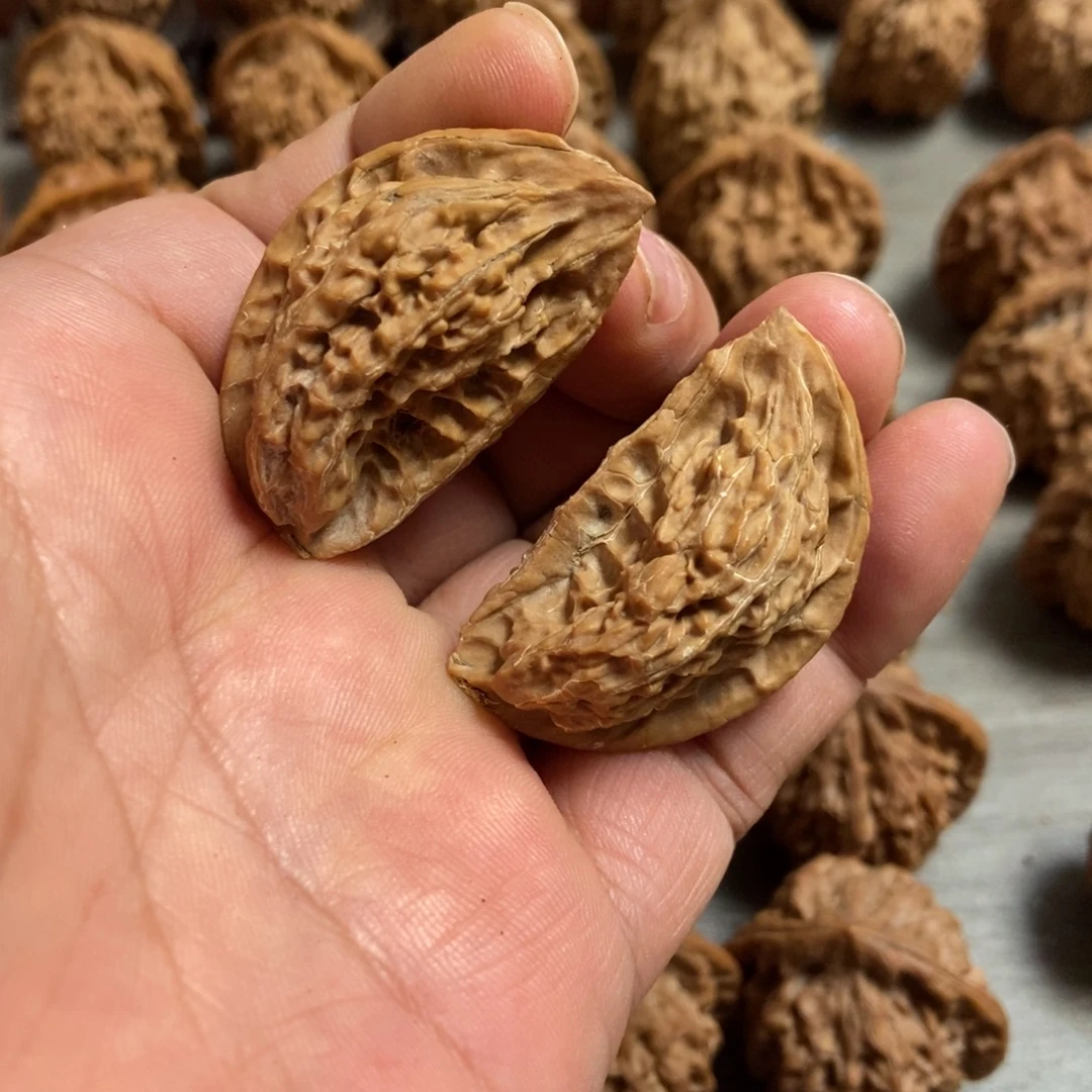 文玩核桃吊坠半壁