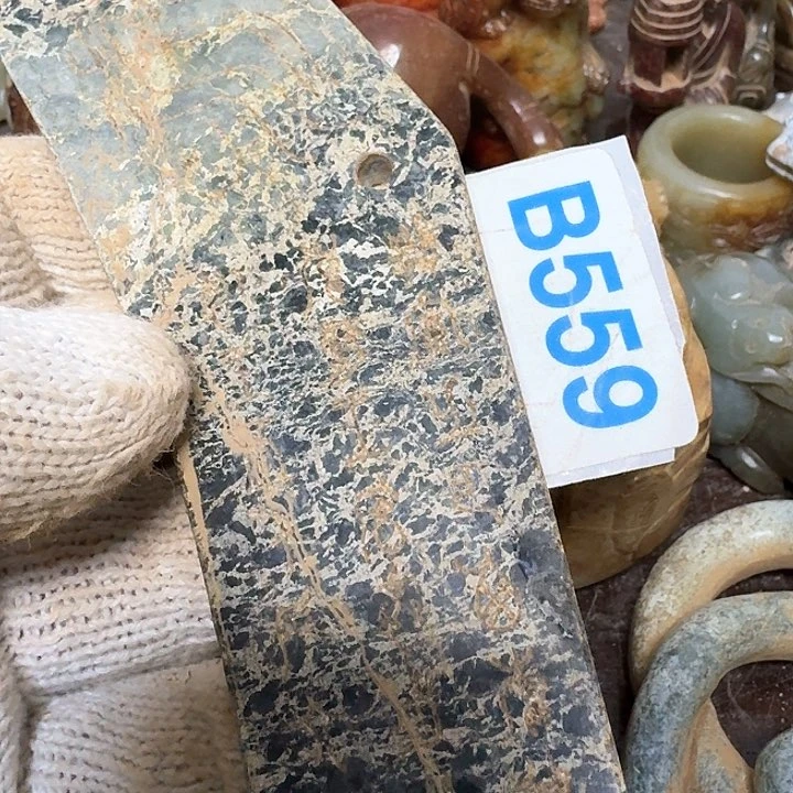 和田玉颈饰未镶嵌图*