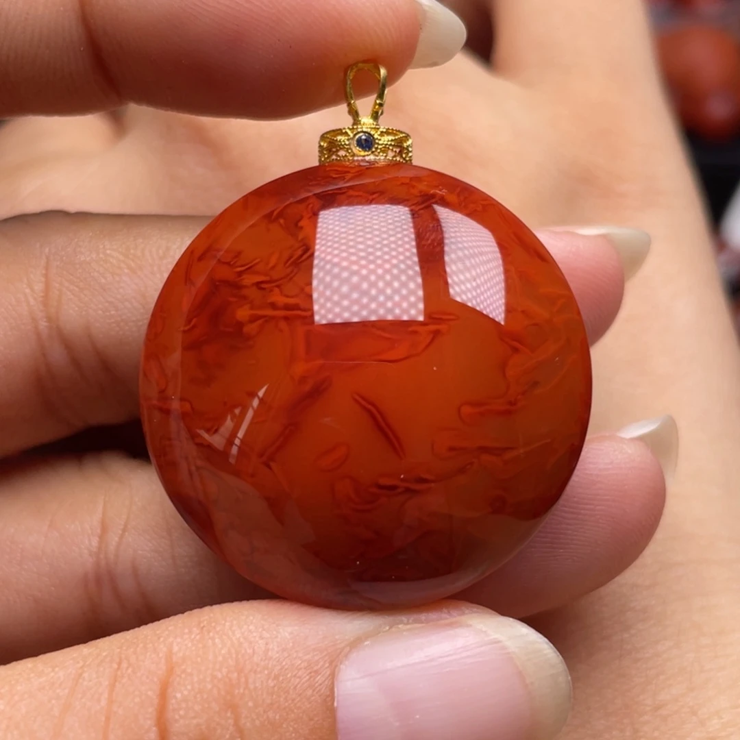 南红玛瑙18K金镶嵌珠宝奇石圆牌吊坠