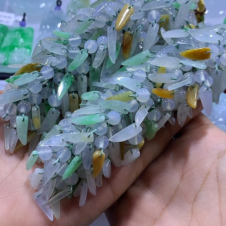 翡翠未镶嵌颈饰天然翡翠A货车挂多样性发货发其一