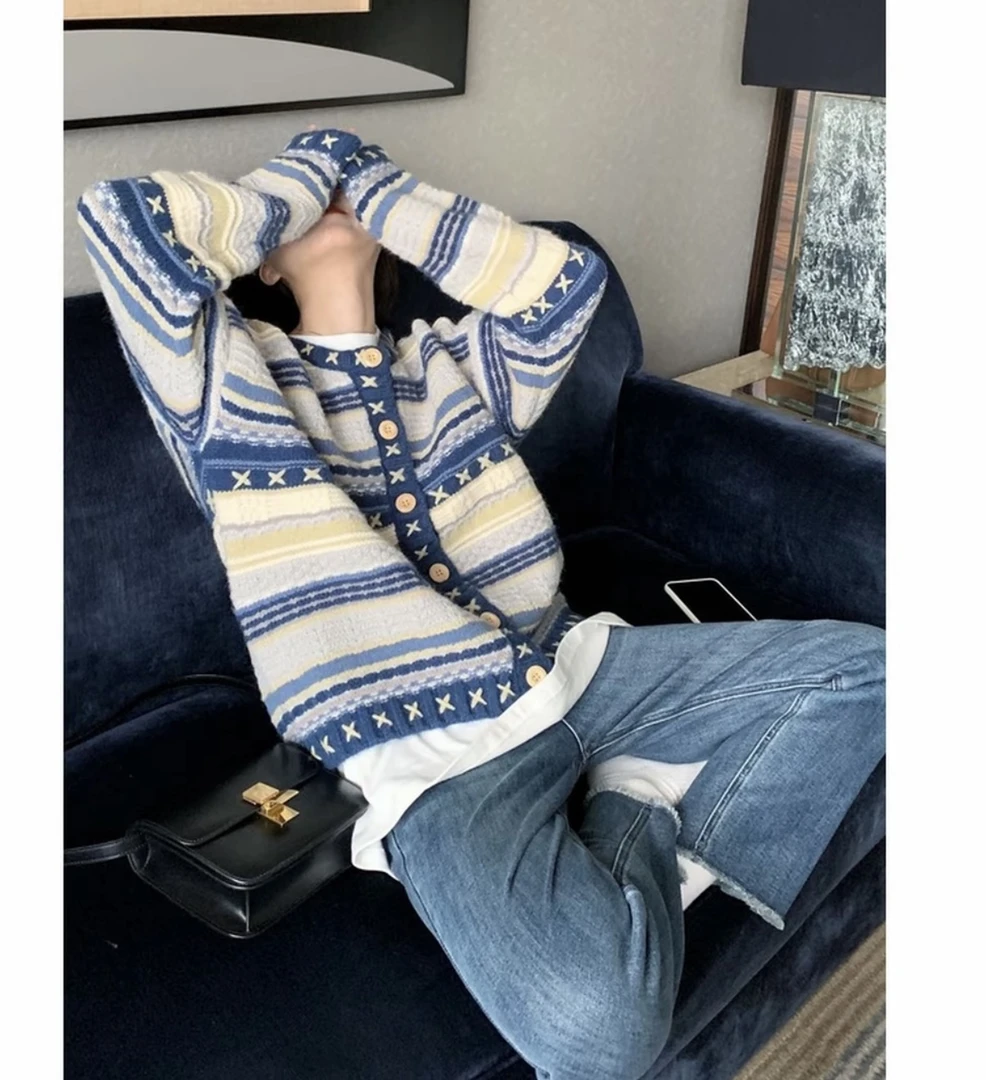 毛衣女针织宽松显瘦长袖气质条纹小香风时尚6570