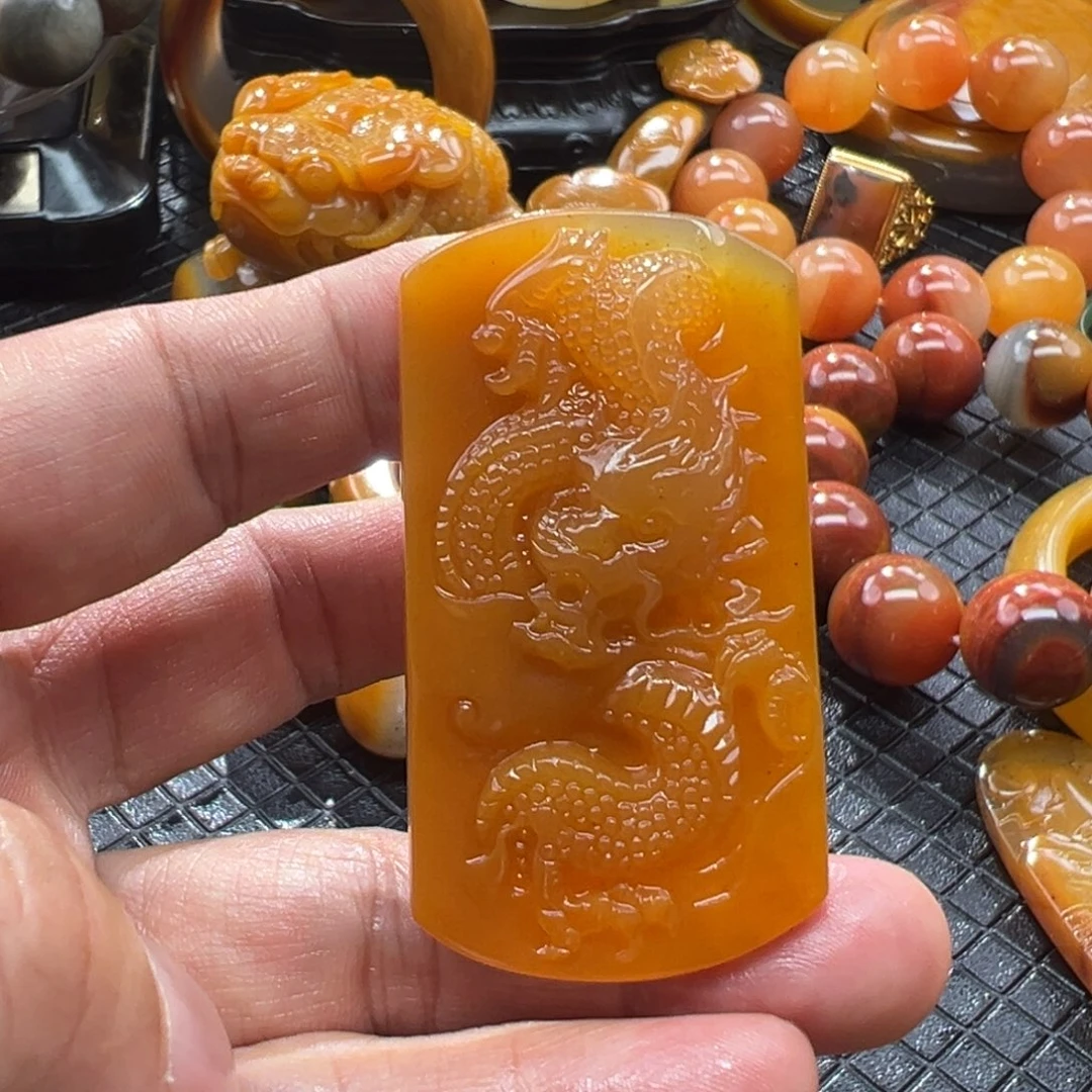 石英质玉未镶嵌颈饰