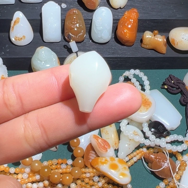 和田玉挂件未镶嵌