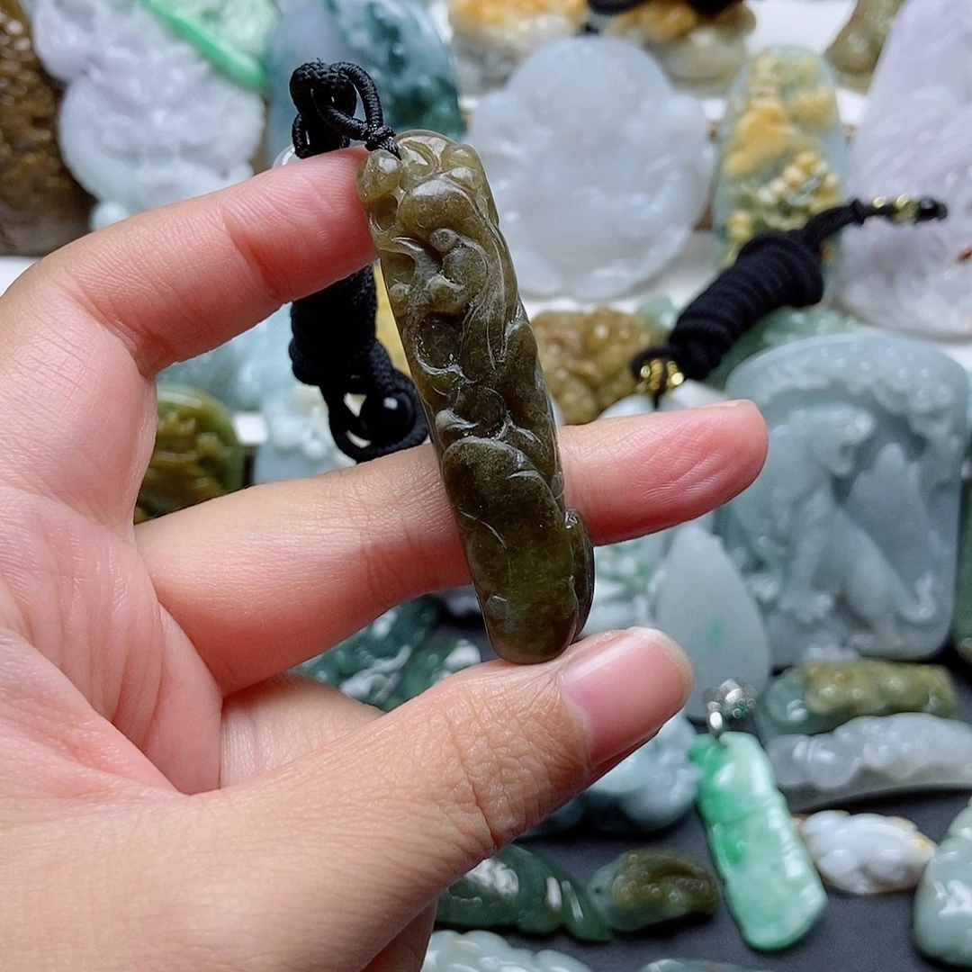 翡翠未镶嵌颈饰翡翠