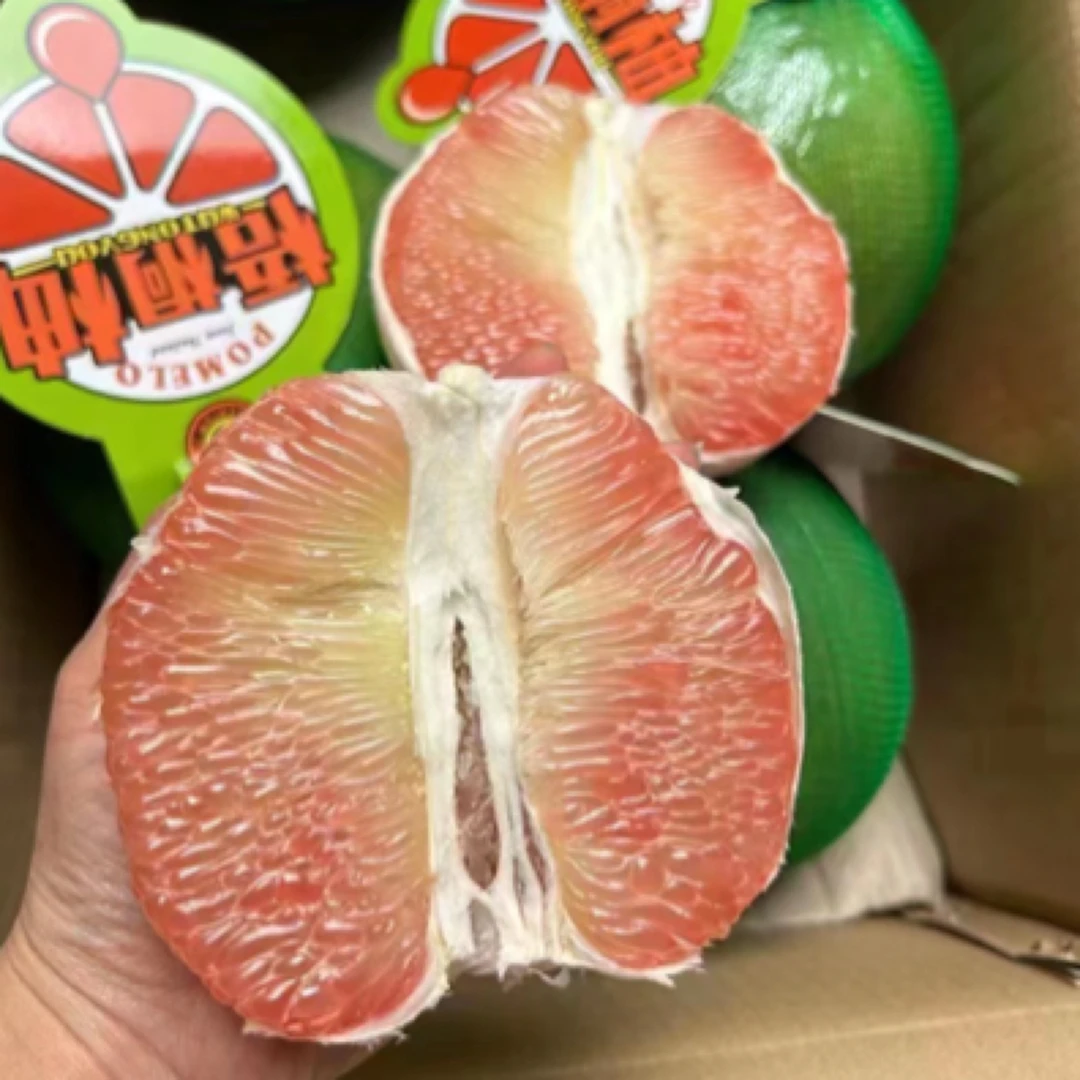 青皮红柚 肉嫩多汁,甜重约2斤