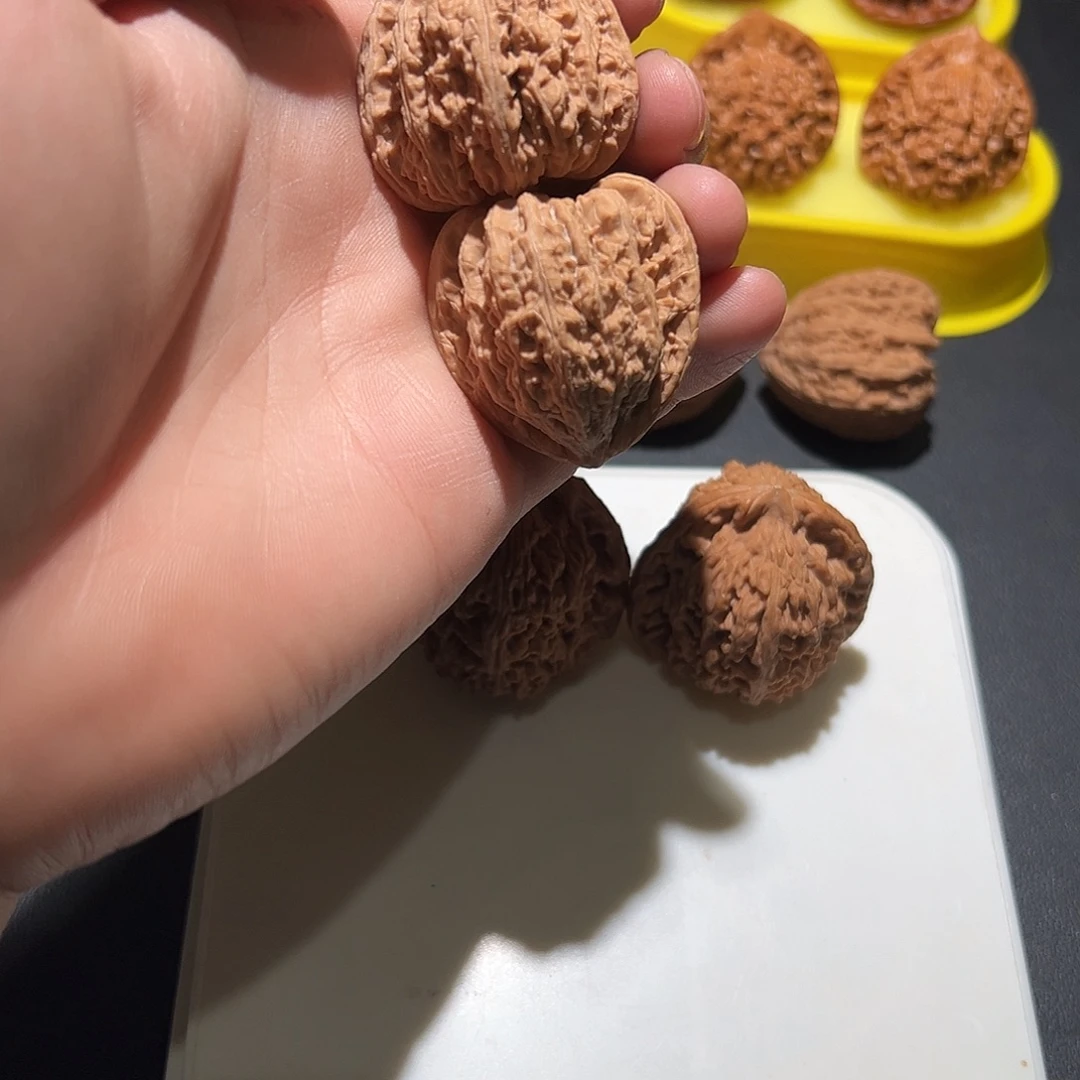 L***e核桃老款密纹 文玩核桃