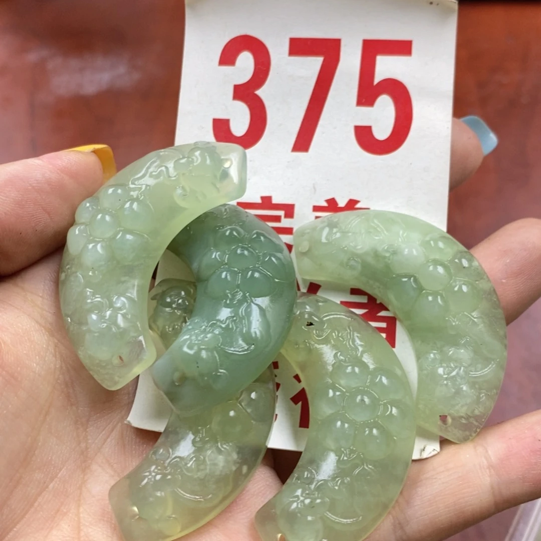 蛇纹石玉未镶嵌挂坠