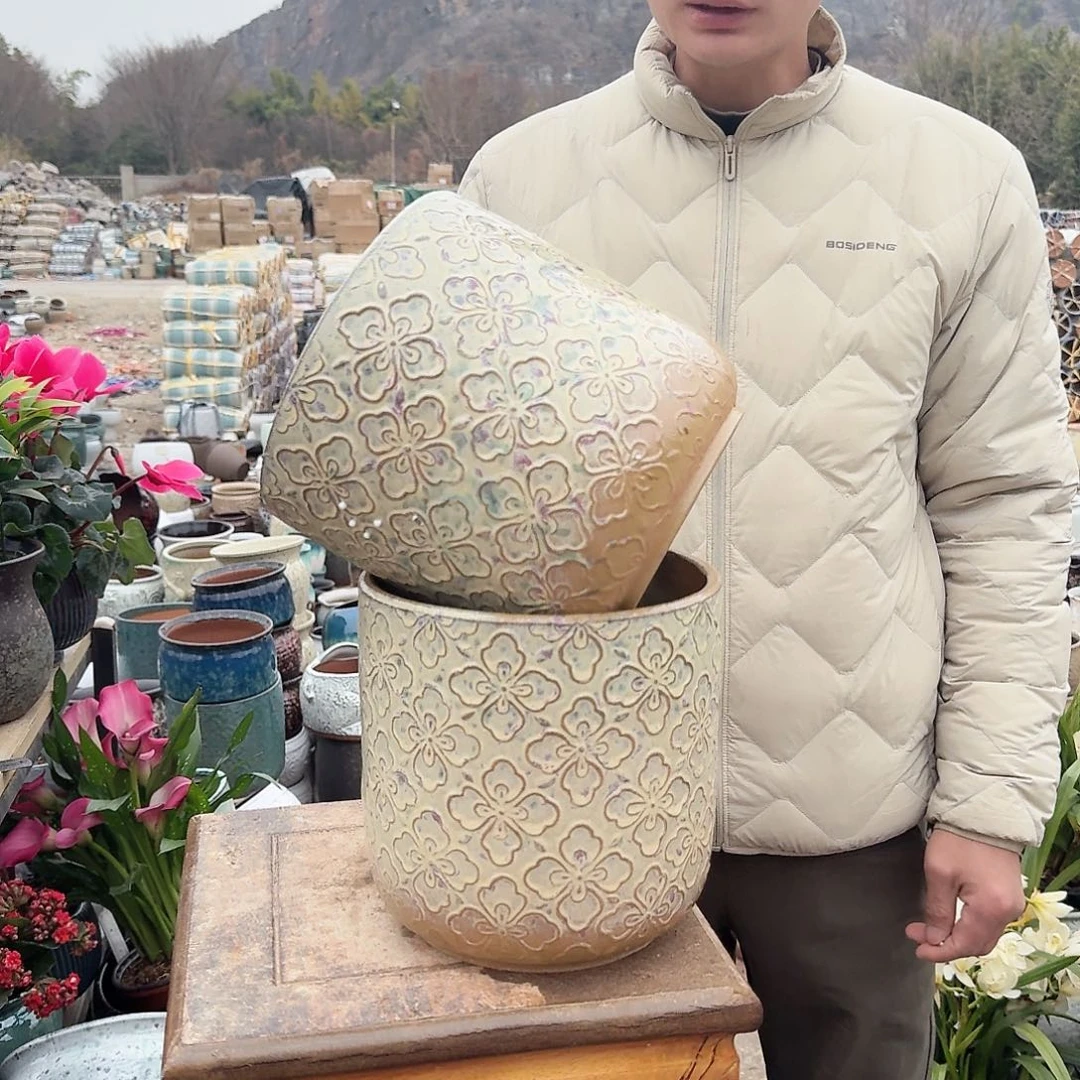 紫砂花盆口20高20（两个彩色中国结