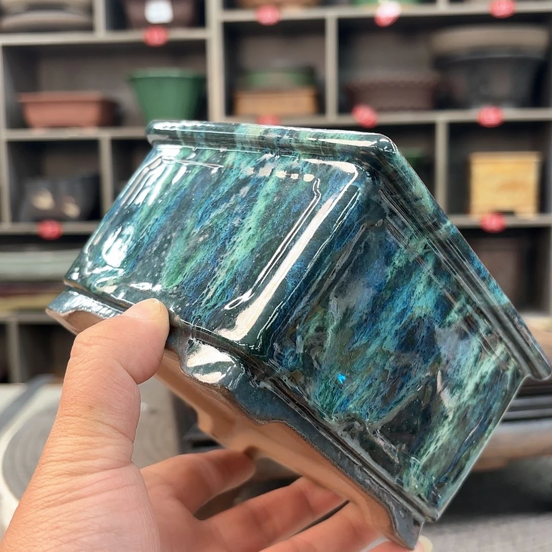 紫砂花盆紫砂的颜色很