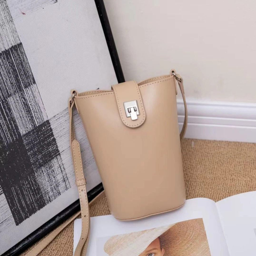 小河家女士牛皮简约水桶包2226－1