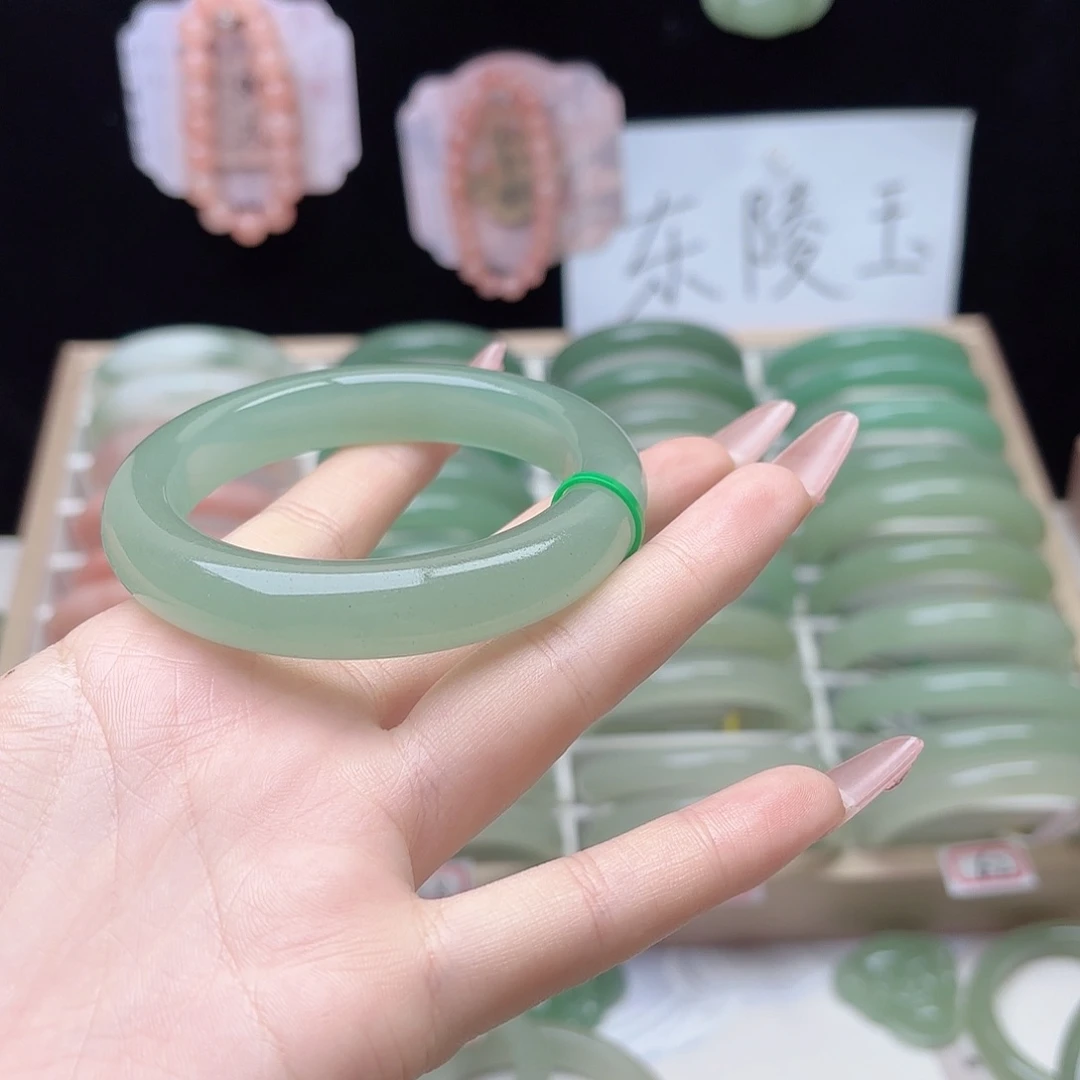石英质玉未镶嵌手镯56