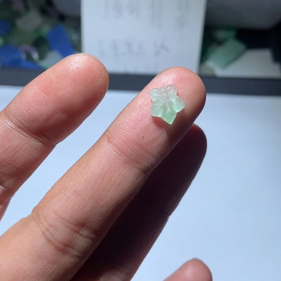 翡翠未镶嵌颈饰吊坠