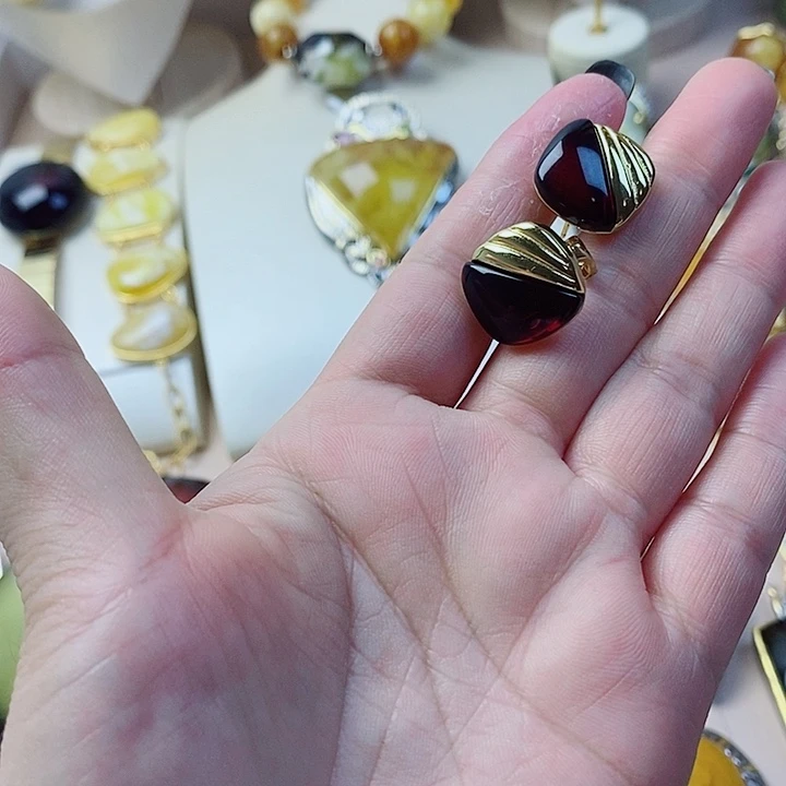 未镶嵌琥珀耳饰血珀耳钉