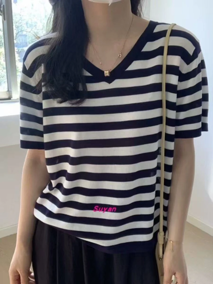 欧洲站乌衣轩夏季新款V领宽松条纹知道短袖女