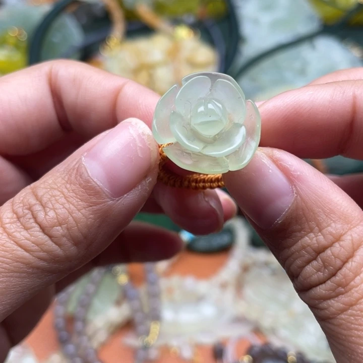 岫玉未镶嵌吊坠毛衣链锁骨链