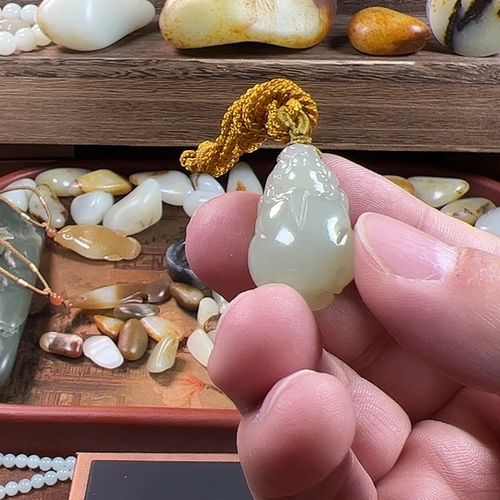 和田玉（糖玉）未镶嵌车挂