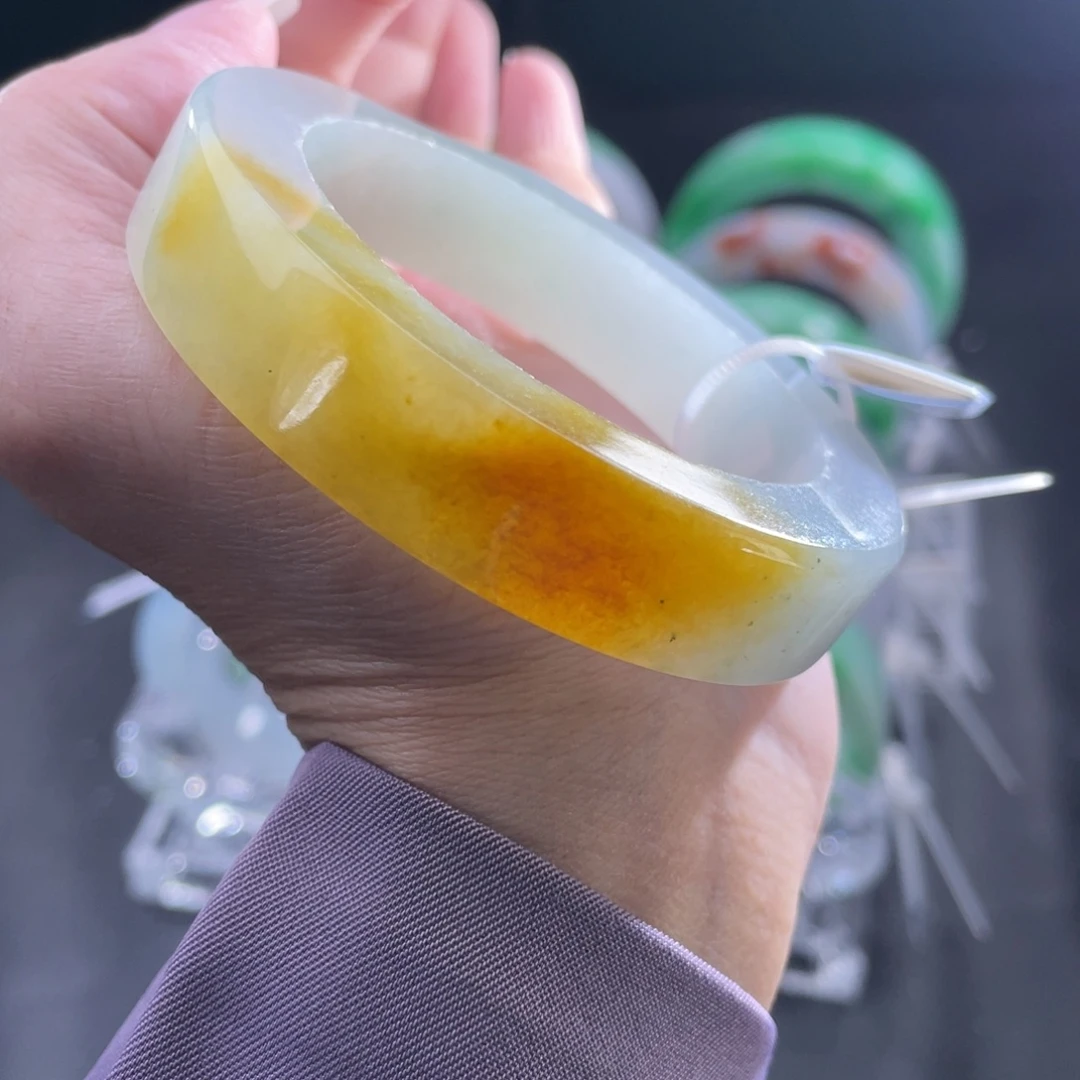 定制翡翠未镶嵌手镯