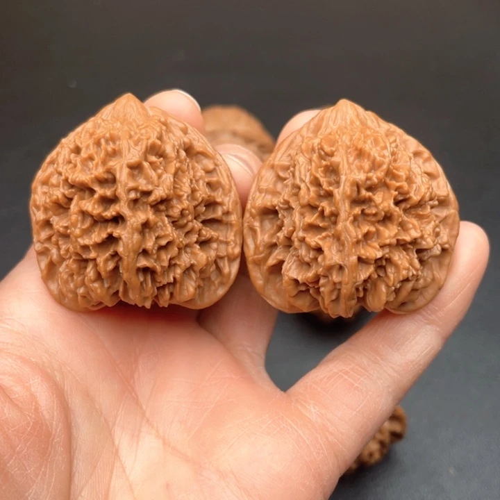 吊坠文玩核桃白花山满天星狮子头42尺全品