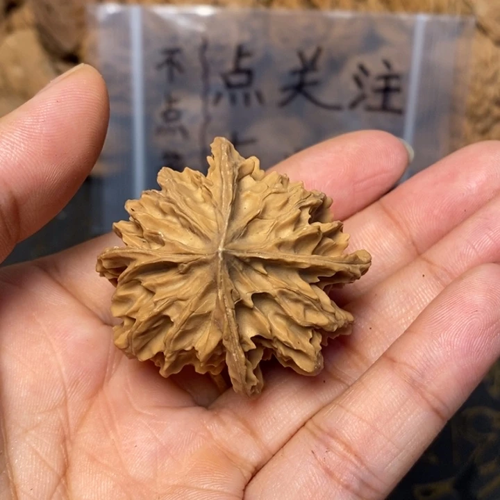 挪***林文玩核桃吊坠文玩核桃异形单只
