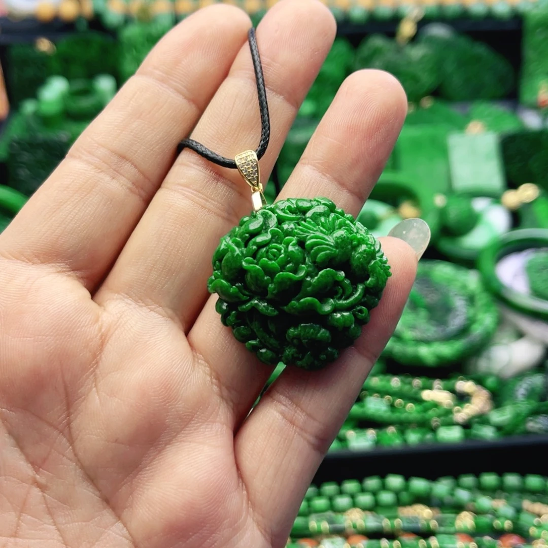 只买单纯的吊坠，没带链子，属的性质。吊坠