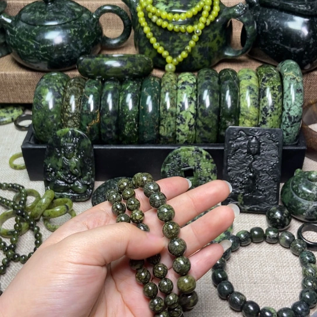 蛇纹石玉颈饰未镶嵌笑*