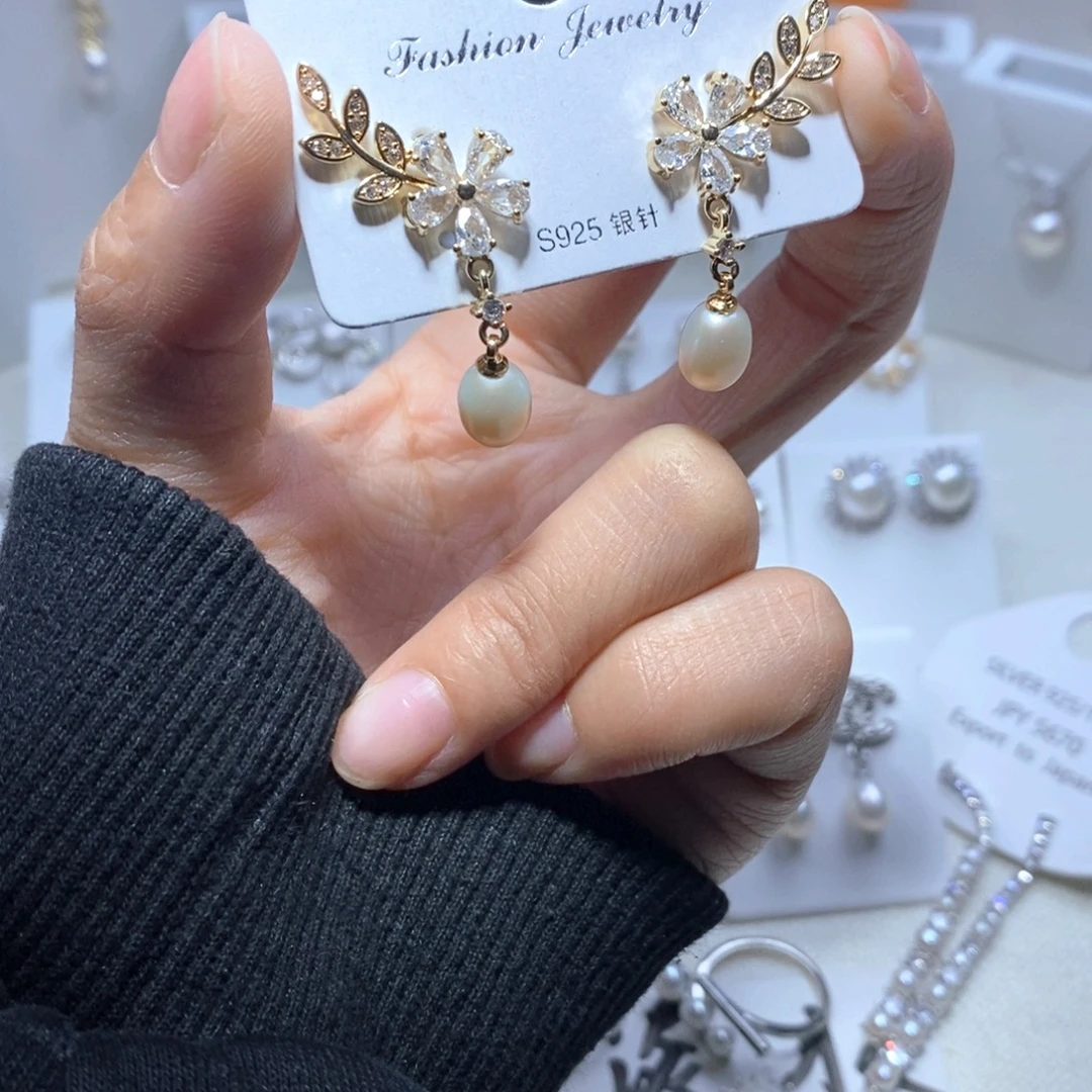 淡水珍珠耳饰未镶嵌