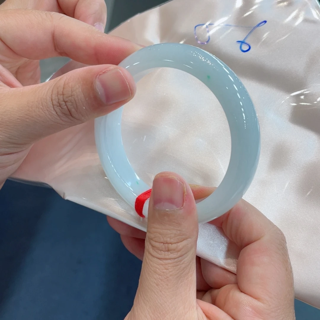 翡翠未镶嵌手镯手镯