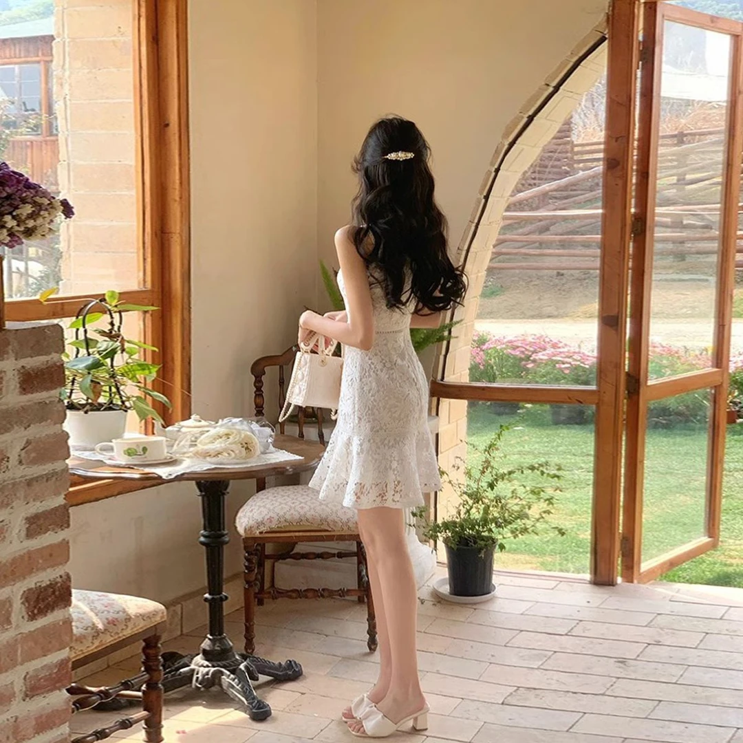 法式领钩花白色镂空连衣裙女2025新款春夏蕾丝无袖纯欲风气质短裙