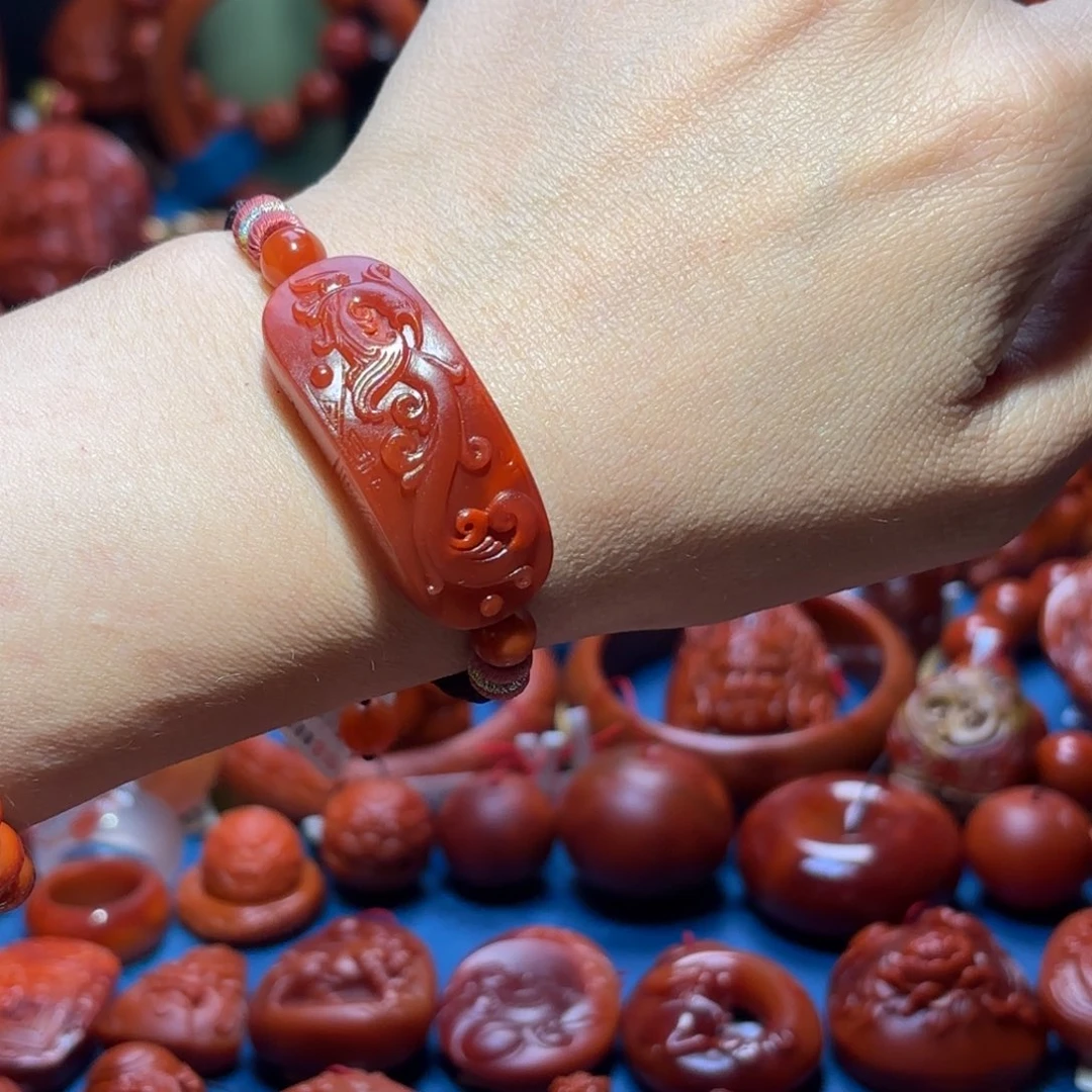 未镶嵌雕刻南红玛瑙