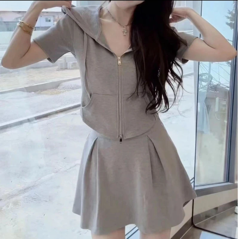 2025早春新款显瘦套装夏季韩版减龄气质连帽上衣高腰半身裙裤套装