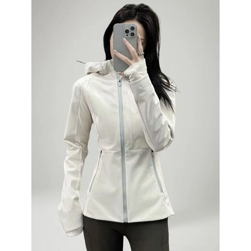 黑色修身软壳冲锋衣外套女款春秋2025新款早秋小个子运动户外穿搭