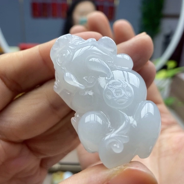 翡翠未镶嵌颈饰吊坠38