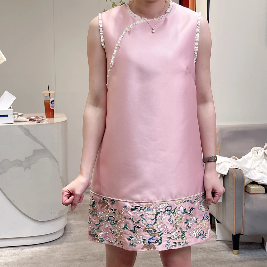 南油国风高定连衣裙