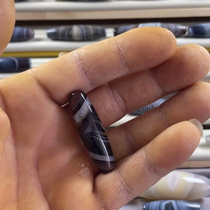 杜***缘玛瑙/玉髓未镶嵌颈饰