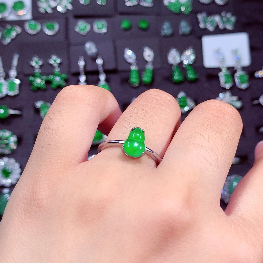 颈饰未镶嵌翡翠天然