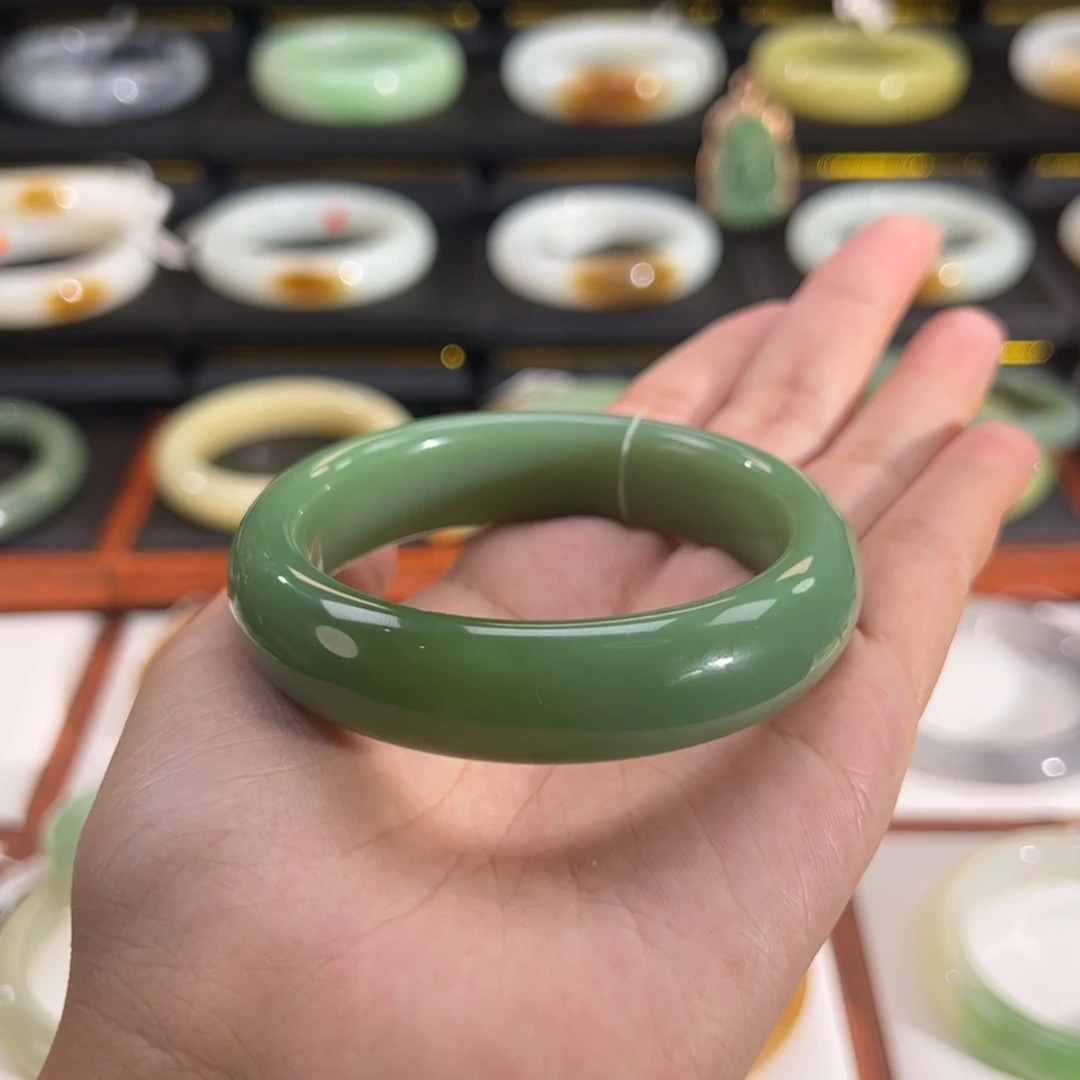 和田玉（碧玉）手镯未镶嵌