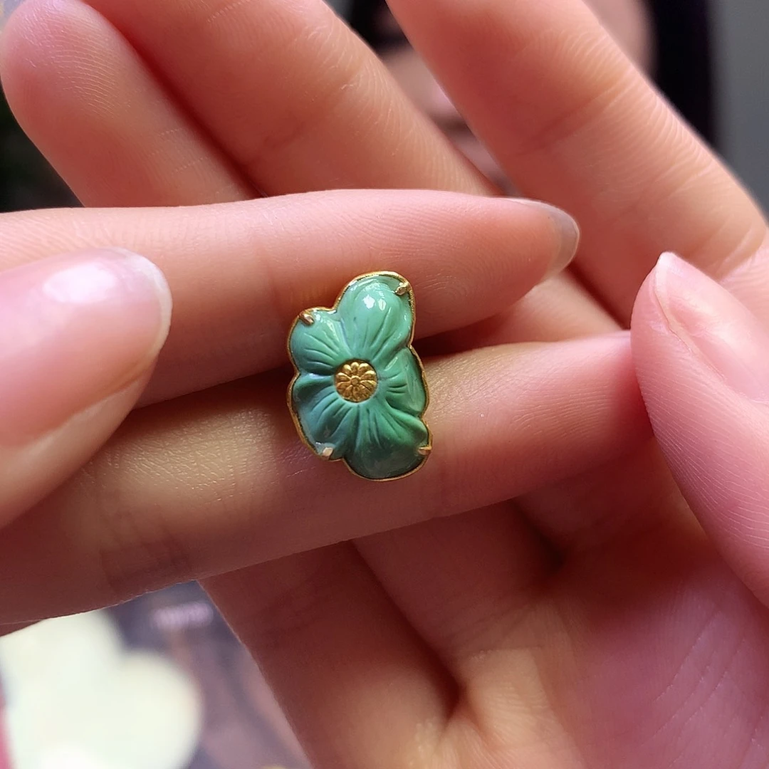 绿松石18K金镶嵌卡子