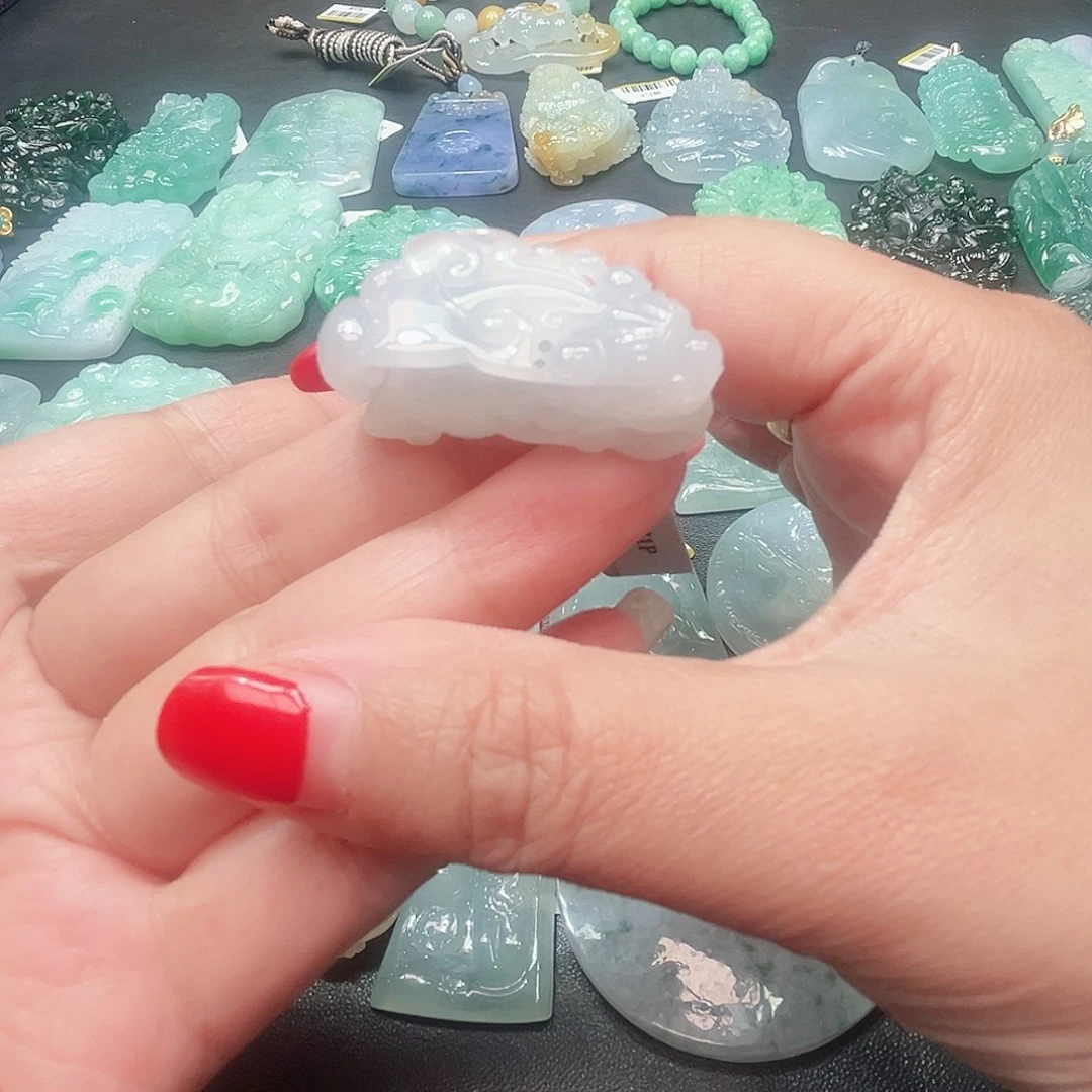 翡翠未镶嵌颈饰吊坠