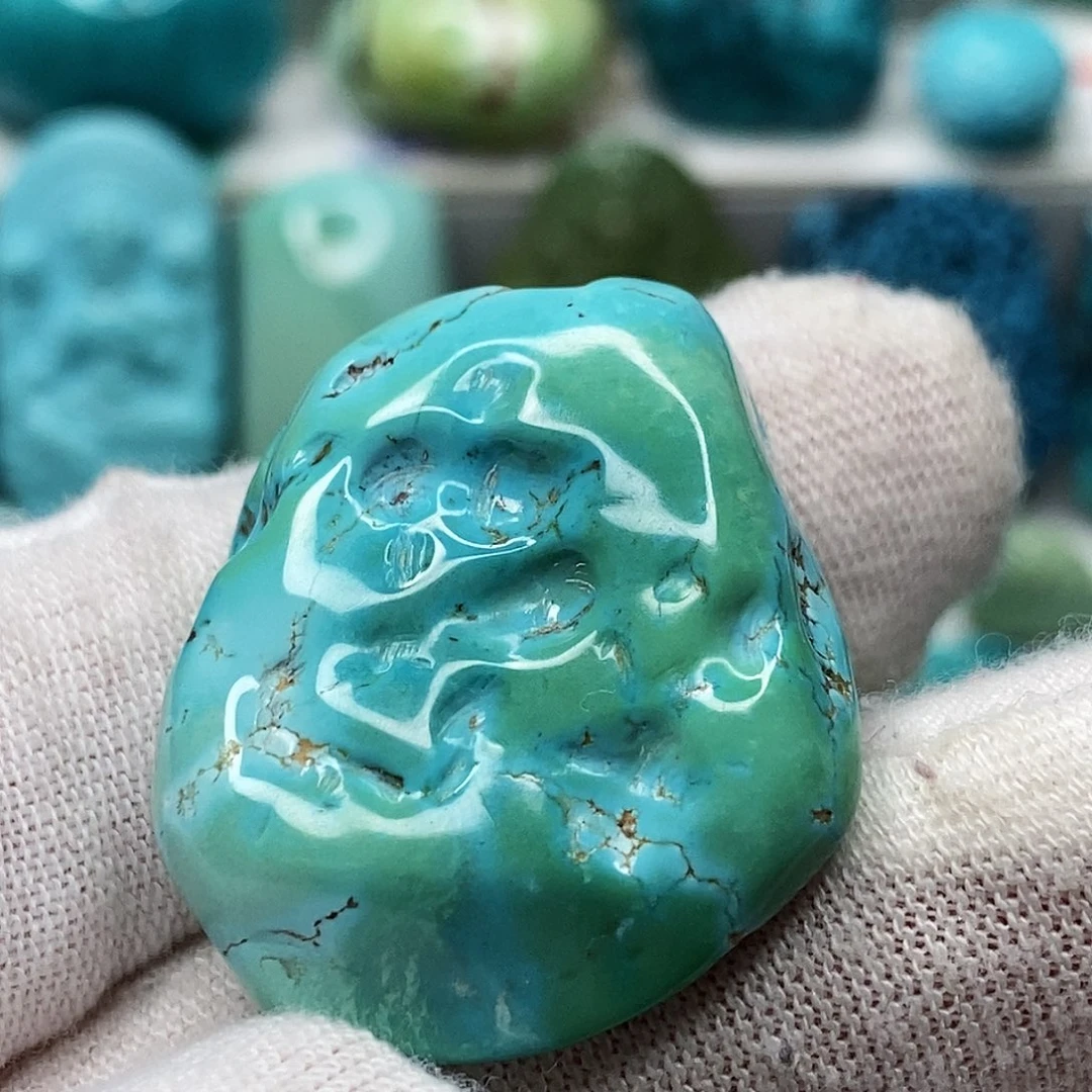 绿松石未镶嵌珠宝奇石