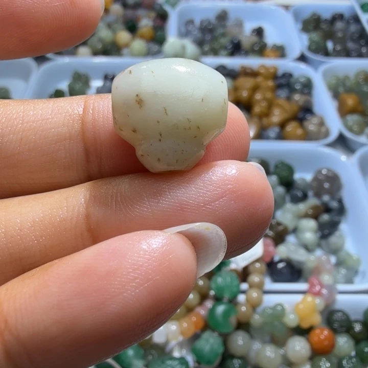 未镶嵌和田玉珠宝半成品