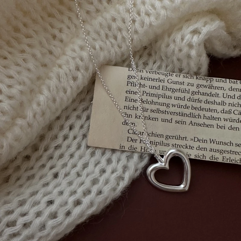 坠链均925银 韩版小众设计感哑光心型毛衣链INS磨砂复古爱心项链